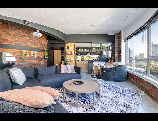 1 BEDROOM APARTMENT RENTED IN CAPE TOWN CITY CENTRE